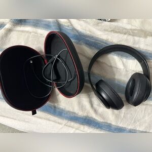 Beats by Dr Dre Studio 3 Wireless - Used